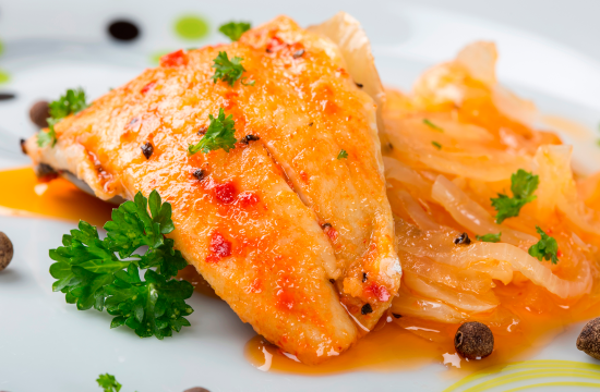 Aprenda a fazer Tilápia escabeche simples e saborosa