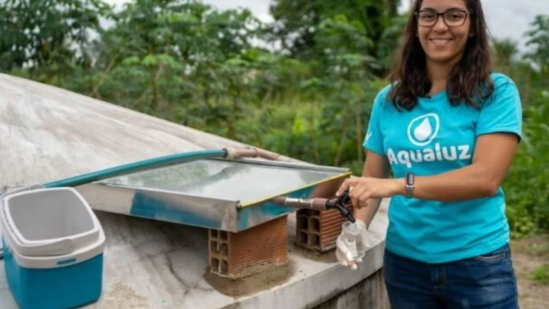Aos 15 anos, jovem desenvolve sistema que purifica água de cisternas e leva solução a comunidades rurais do Nordeste