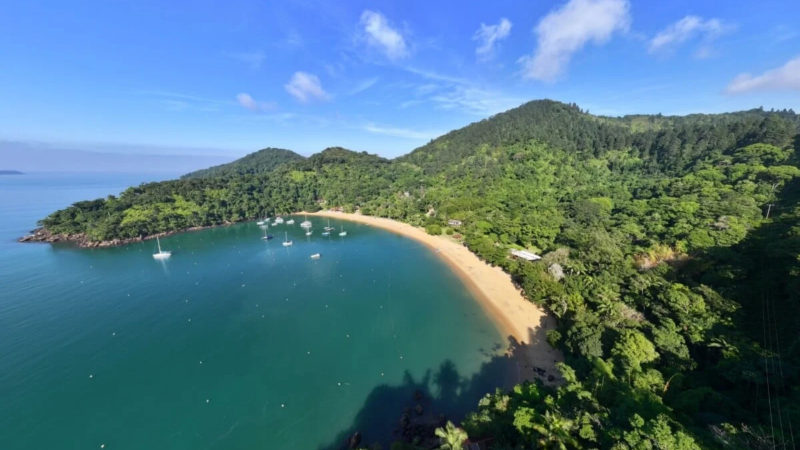 A cidade no litoral brasileiro que tem 102 praias, 20 ilhas e mistura refúgios calmos e trechos selvagens