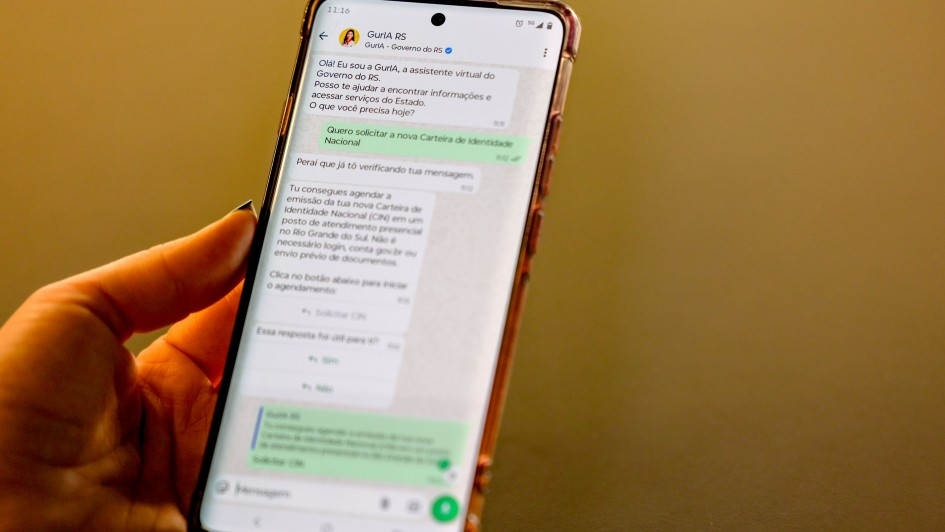 Solicitação da carteira de identidade já pode ser feita pelo WhatsApp da GurIA