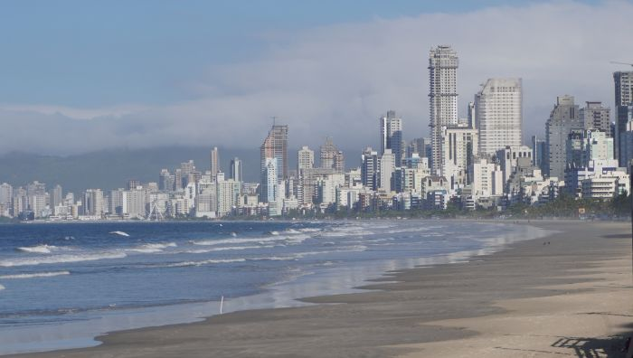 Ministério Público quer suspensão do alargamento da Meia Praia em Itapema