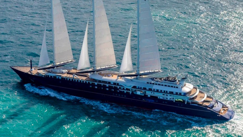 Com 220 metros, maior iate a vela do mundo já navega pelo Mediterrâneo