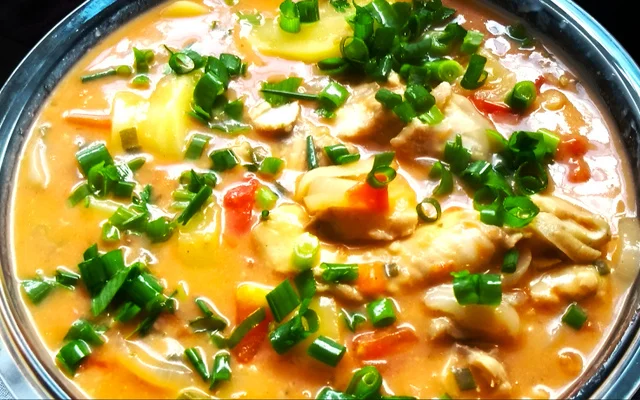 Aprenda essa receita de Moqueca de tilápia