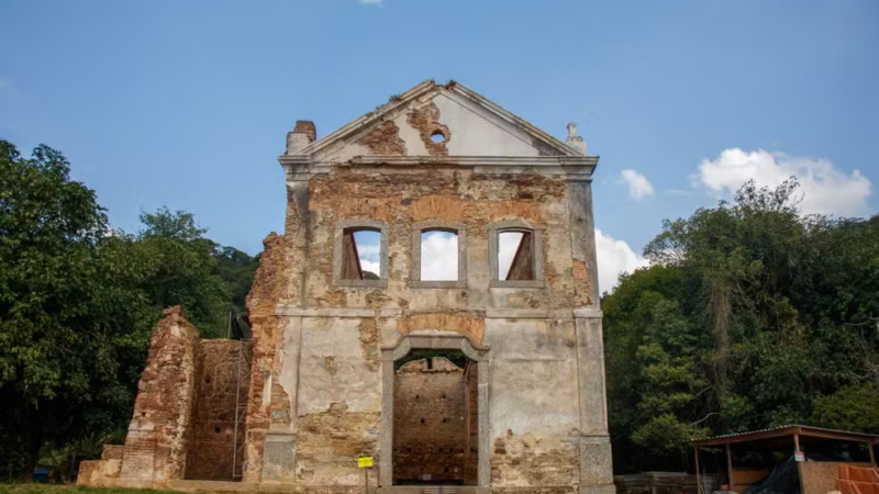 Capela do século 18 em ruínas será transformada em espaço cultural no interior do RJ
