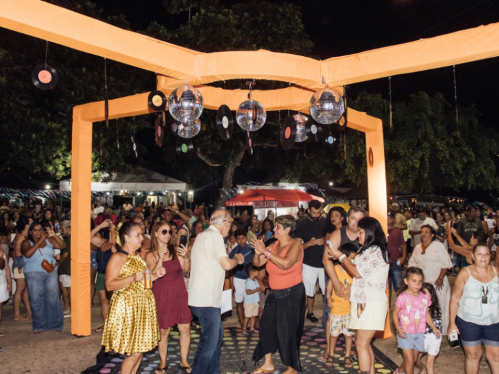 Guaxindiba recebe “Noite Retrô” no próximo sábado (18/07)