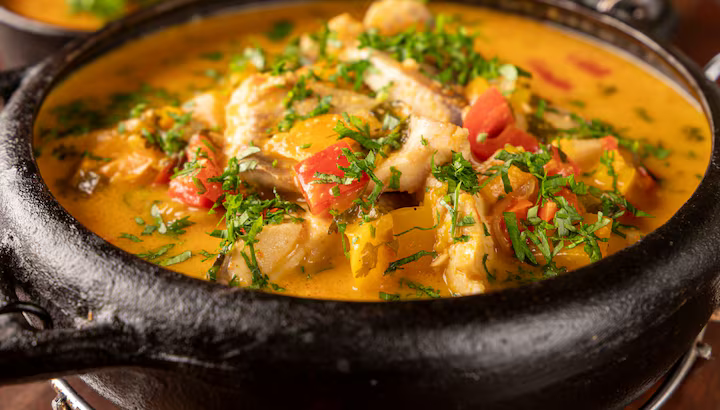 Receita de chef para a moqueca perfeita em casa