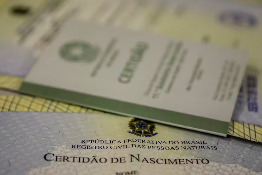 Sem certidão e sem direitos: veja como solicitar a 2ª via gratuita do documento obrigatório para emitir a CIN