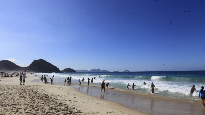 Semana começa com tempo firme, mas frente fria traz chuva no Rio