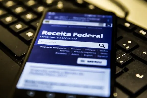 Receita pagará cashback automático de até R$ 1 mil para isentos do IR