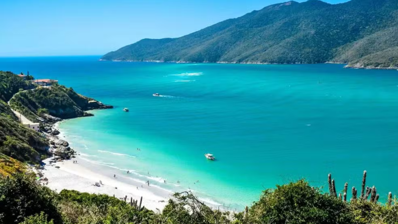 Pontal do Atalaia é eleita uma das 50 melhores praias do mundo por ranking internacional
