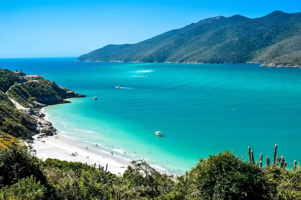 Pontal do Atalaia é eleita uma das 50 melhores praias do mundo por ranking internacional