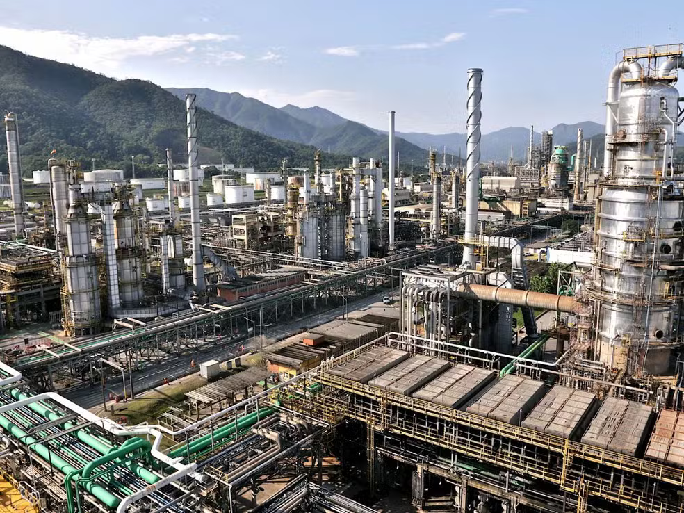 Petrobras aprova US$ 1,2 bi para produzir combustível para aviação e diesel renovável em SP
