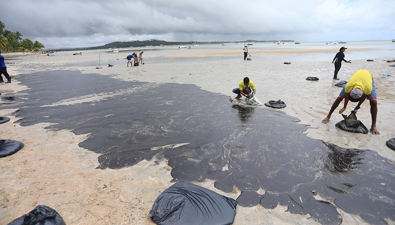 Ação internacional busca indenizar pescadores afetados por óleo no litoral do PI