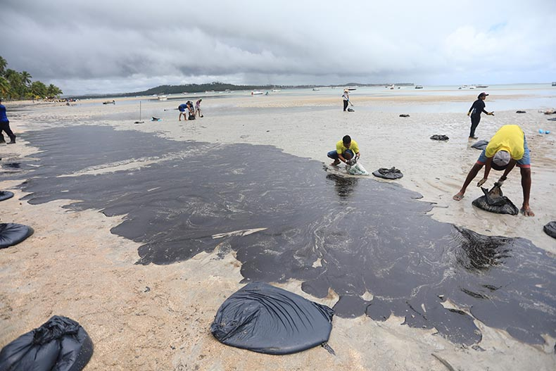 Ação internacional busca indenizar pescadores afetados por óleo no litoral do PI
