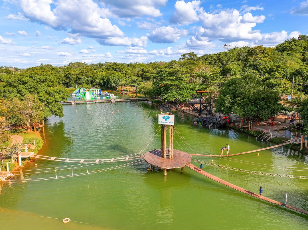 Nascente Azul reúne flutuação, aventura e preservação em Bonito (MS)