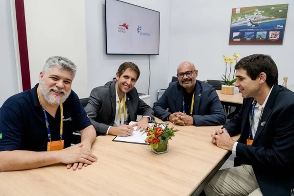 Porto do Açu e OceanPact assinam acordo para expansão de base de serviços marítimos